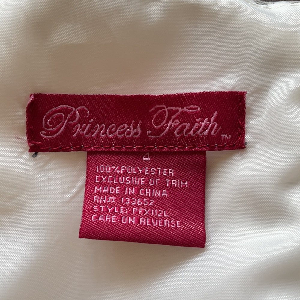 ❌SOLD❌ Princess Faith Girl’s Cream Ivory Front Bow Sleeveless Dress Size 4 - Picture 10 of 14